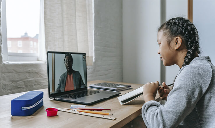  Educação À Distância