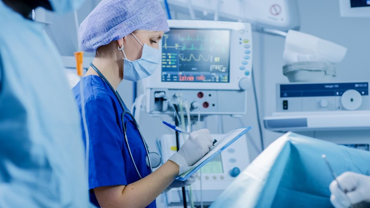 Enfermagem Em Uti-Unidade De Terapia Intensiva