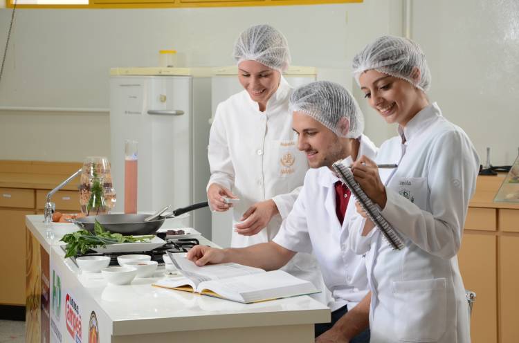 Gestão De Qualidade Em Unidades De Alimentação E Nutrição